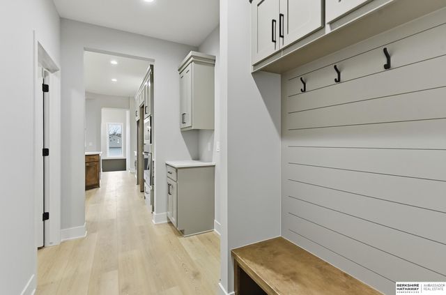 9910 Cimarron Street, Papillion, NE 68046