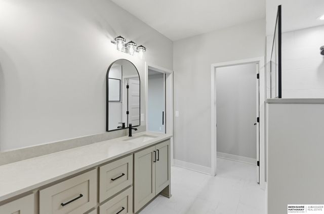 9910 Cimarron Street, Papillion, NE 68046