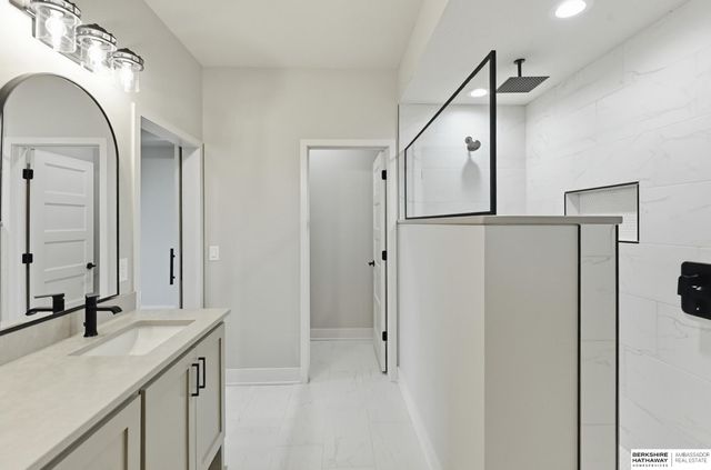 9910 Cimarron Street, Papillion, NE 68046