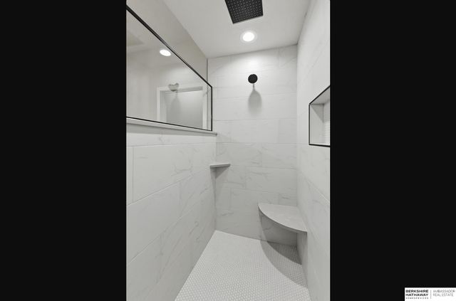 9910 Cimarron Street, Papillion, NE 68046