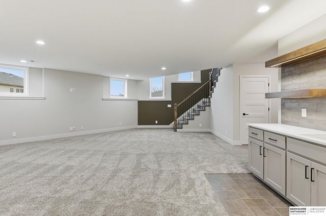 9910 Cimarron Street, Papillion, NE 68046