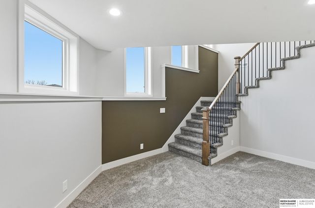 9910 Cimarron Street, Papillion, NE 68046