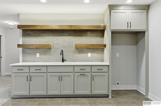 9910 Cimarron Street, Papillion, NE 68046