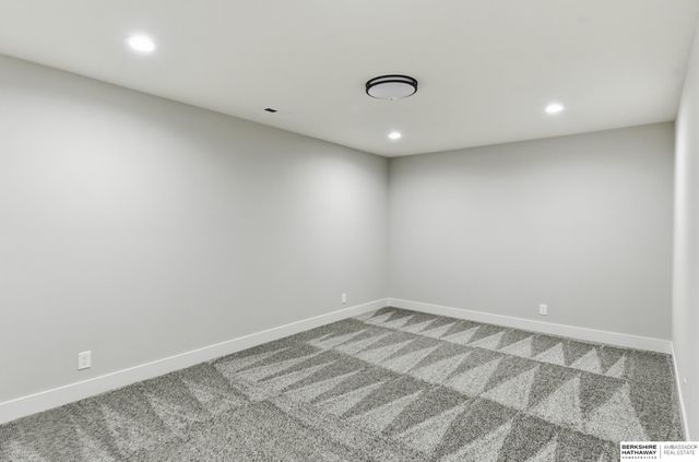 9910 Cimarron Street, Papillion, NE 68046