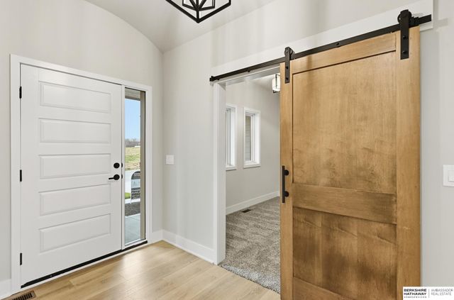 9910 Cimarron Street, Papillion, NE 68046