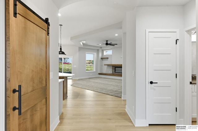 9910 Cimarron Street, Papillion, NE 68046