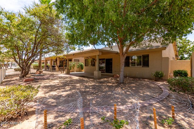 8940 E INDIANA Avenue, Sun Lakes, AZ 85248