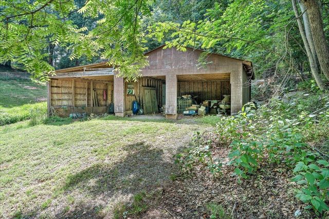 110 Chimney Sweep CT, Goodview, VA 24095