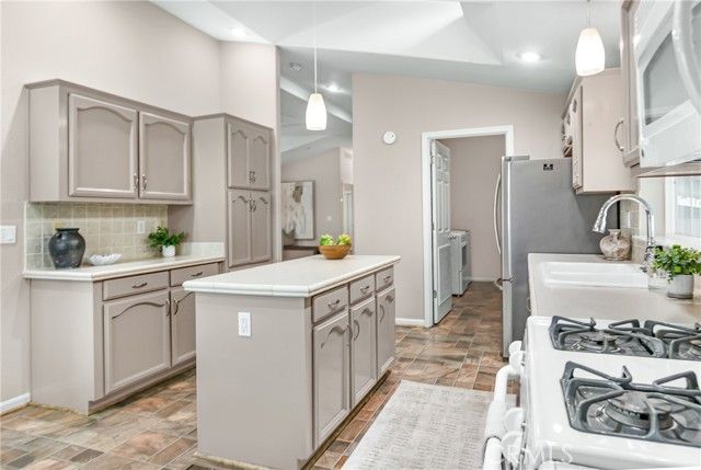 844 Devonshire Rd, Arroyo Grande, CA 93420