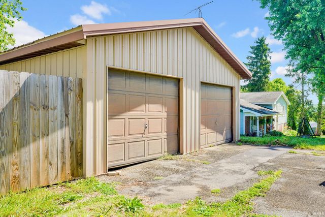 284 Old State Road 37 N, Bedford, IN 47421