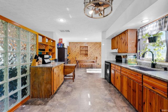 284 Old State Road 37 N, Bedford, IN 47421