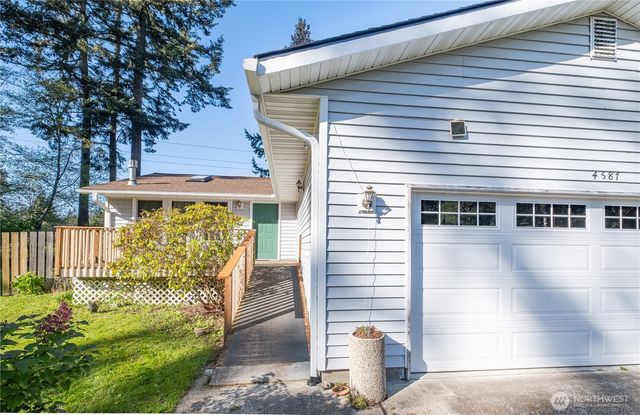 4587 Siesta Place Place, Oak Harbor, WA 98277
