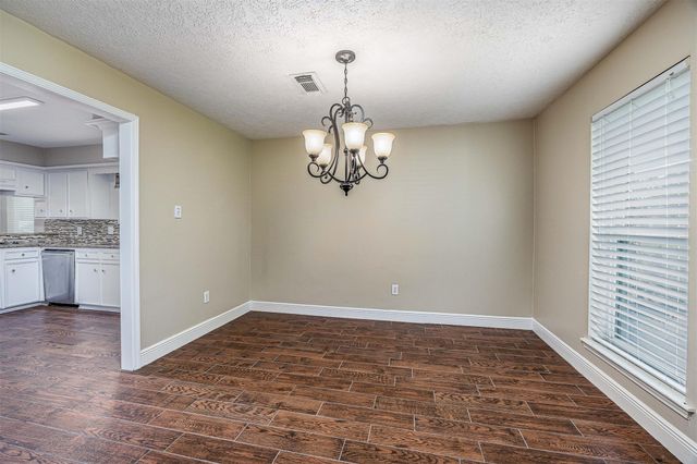 208 N Burnett Drive, Baytown, TX 77520