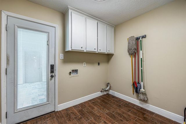 208 N Burnett Drive, Baytown, TX 77520