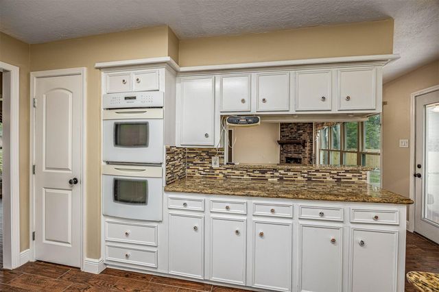 208 N Burnett Drive, Baytown, TX 77520