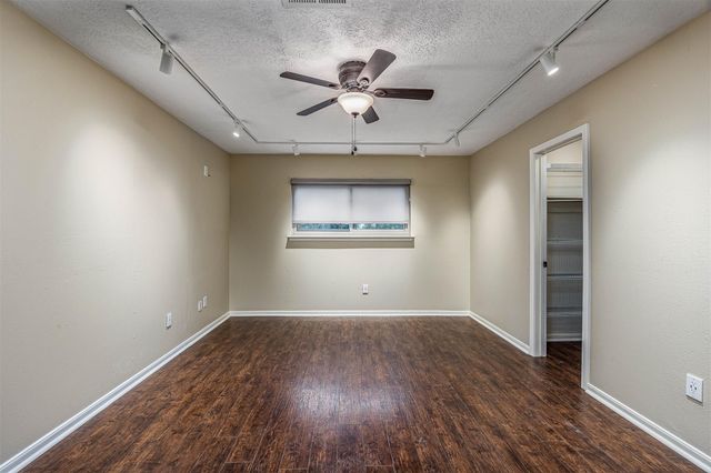 208 N Burnett Drive, Baytown, TX 77520