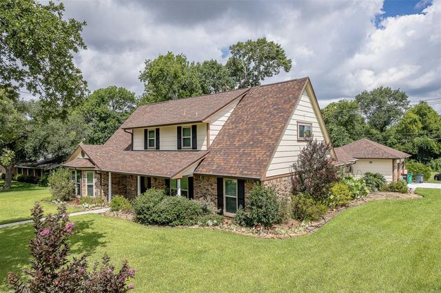 208 N Burnett Drive, Baytown, TX 77520