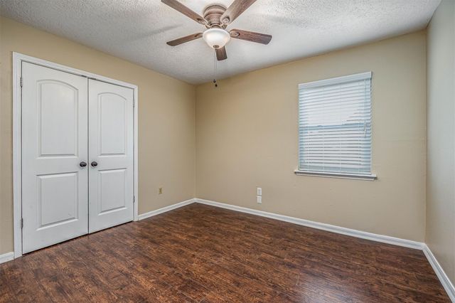 208 N Burnett Drive, Baytown, TX 77520