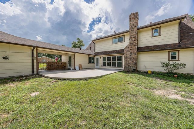 208 N Burnett Drive, Baytown, TX 77520