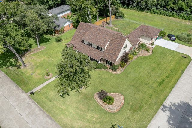 208 N Burnett Drive, Baytown, TX 77520