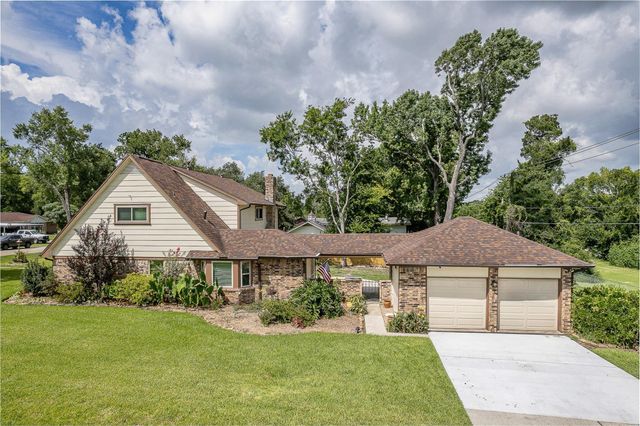 208 N Burnett Drive, Baytown, TX 77520