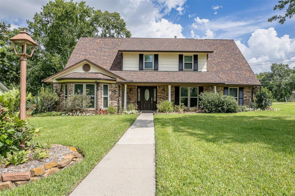 208 N Burnett Drive, Baytown, TX 77520