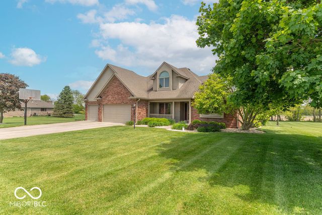 9437 Gladstone Drive, Pittsboro, IN 46167