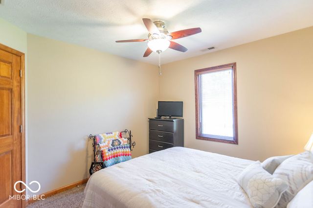 9437 Gladstone Drive, Pittsboro, IN 46167