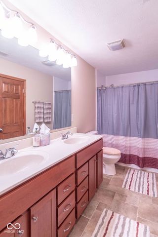 9437 Gladstone Drive, Pittsboro, IN 46167