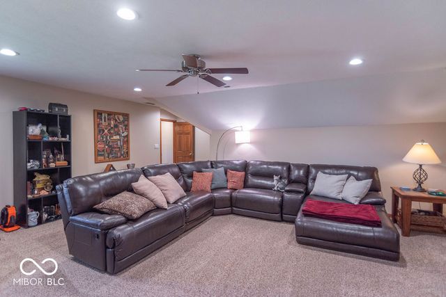 9437 Gladstone Drive, Pittsboro, IN 46167