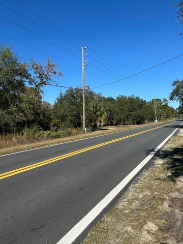 632 N Dunkenfield Avenue, Crystal River, FL 34429