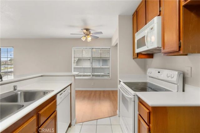 18312 PARKVIEW LANE 202, Huntington Beach, CA 92648