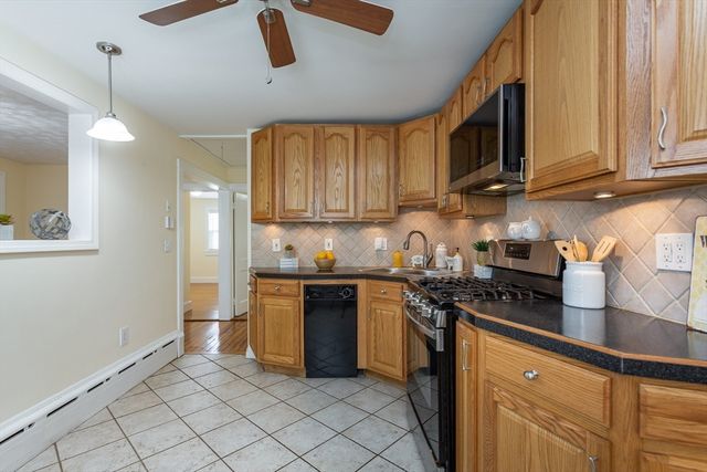 54 Huntington Ave, Dartmouth, MA 02747