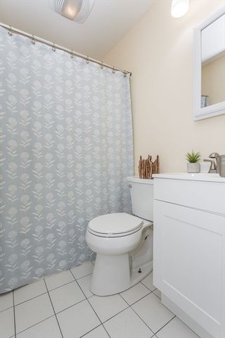 54 Huntington Ave, Dartmouth, MA 02747
