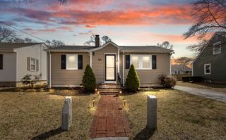 54 Huntington Ave, Dartmouth, MA 02747