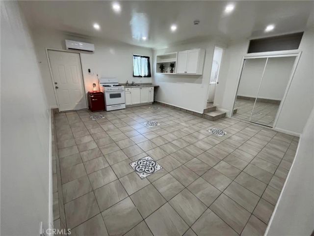 16539 Plummer Street, North Hills, CA 91343