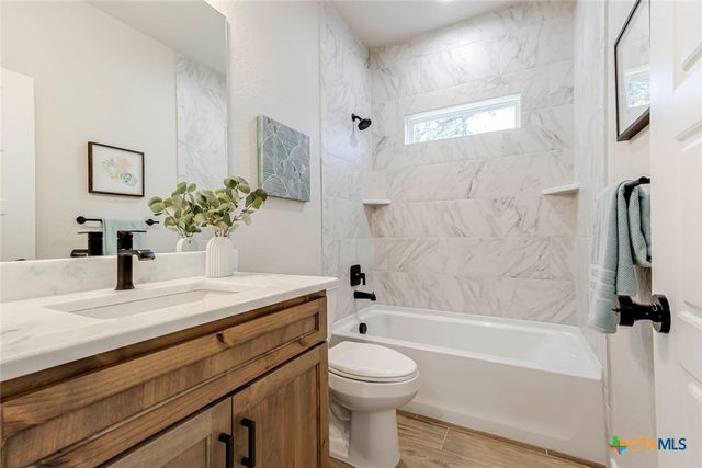 1420 Canyon Bend, Canyon Lake, TX 78133