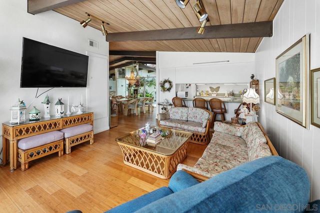 4473 Charger Blvd, San Diego, CA 92117
