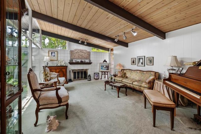 4473 Charger Blvd, San Diego, CA 92117