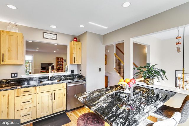 329 S PICKETT ST, Alexandria, VA 22304