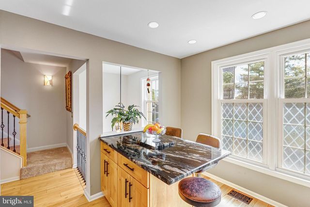 329 S PICKETT ST, Alexandria, VA 22304