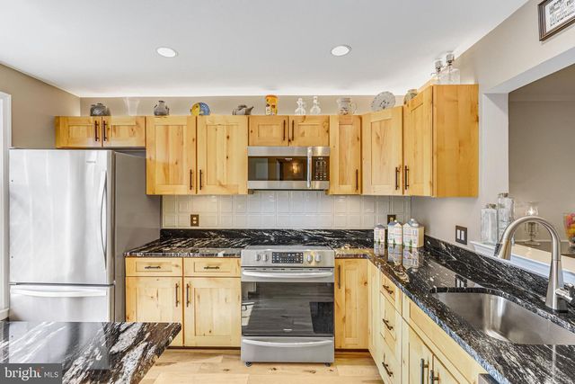 329 S PICKETT ST, Alexandria, VA 22304