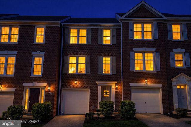 329 S PICKETT ST, Alexandria, VA 22304