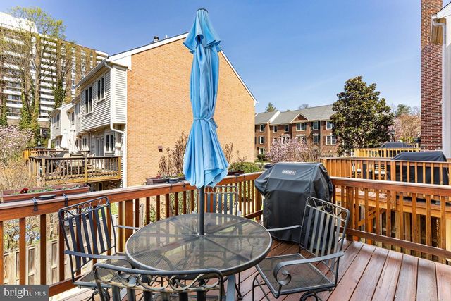 329 S PICKETT ST, Alexandria, VA 22304