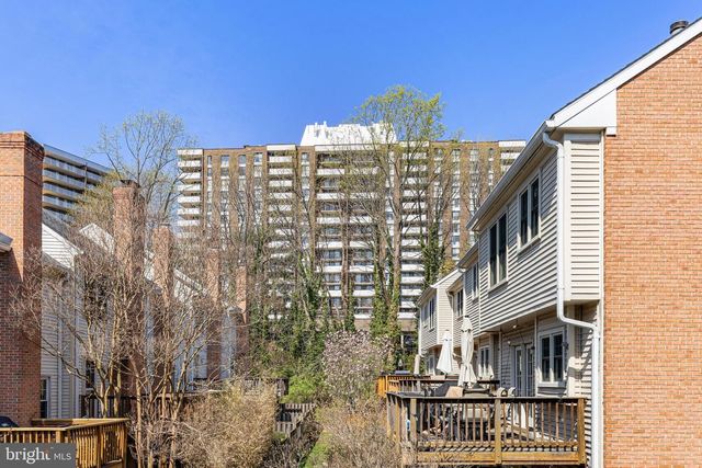 329 S PICKETT ST, Alexandria, VA 22304