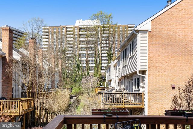 329 S PICKETT ST, Alexandria, VA 22304