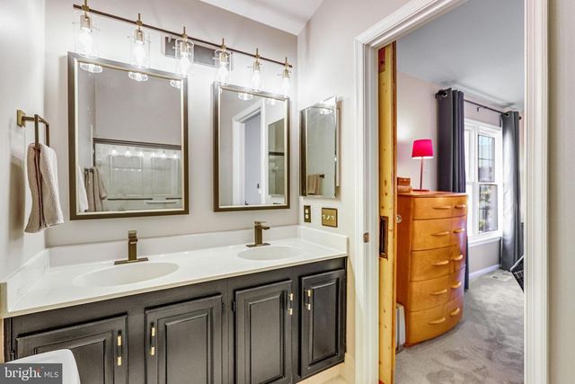 329 S PICKETT ST, Alexandria, VA 22304