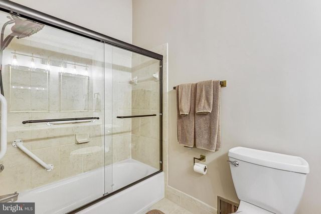 329 S PICKETT ST, Alexandria, VA 22304