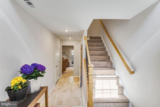 329 S PICKETT ST, Alexandria, VA 22304