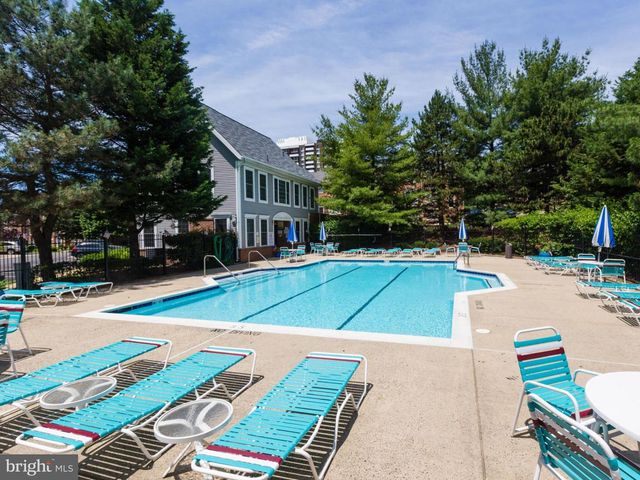 329 S PICKETT ST, Alexandria, VA 22304